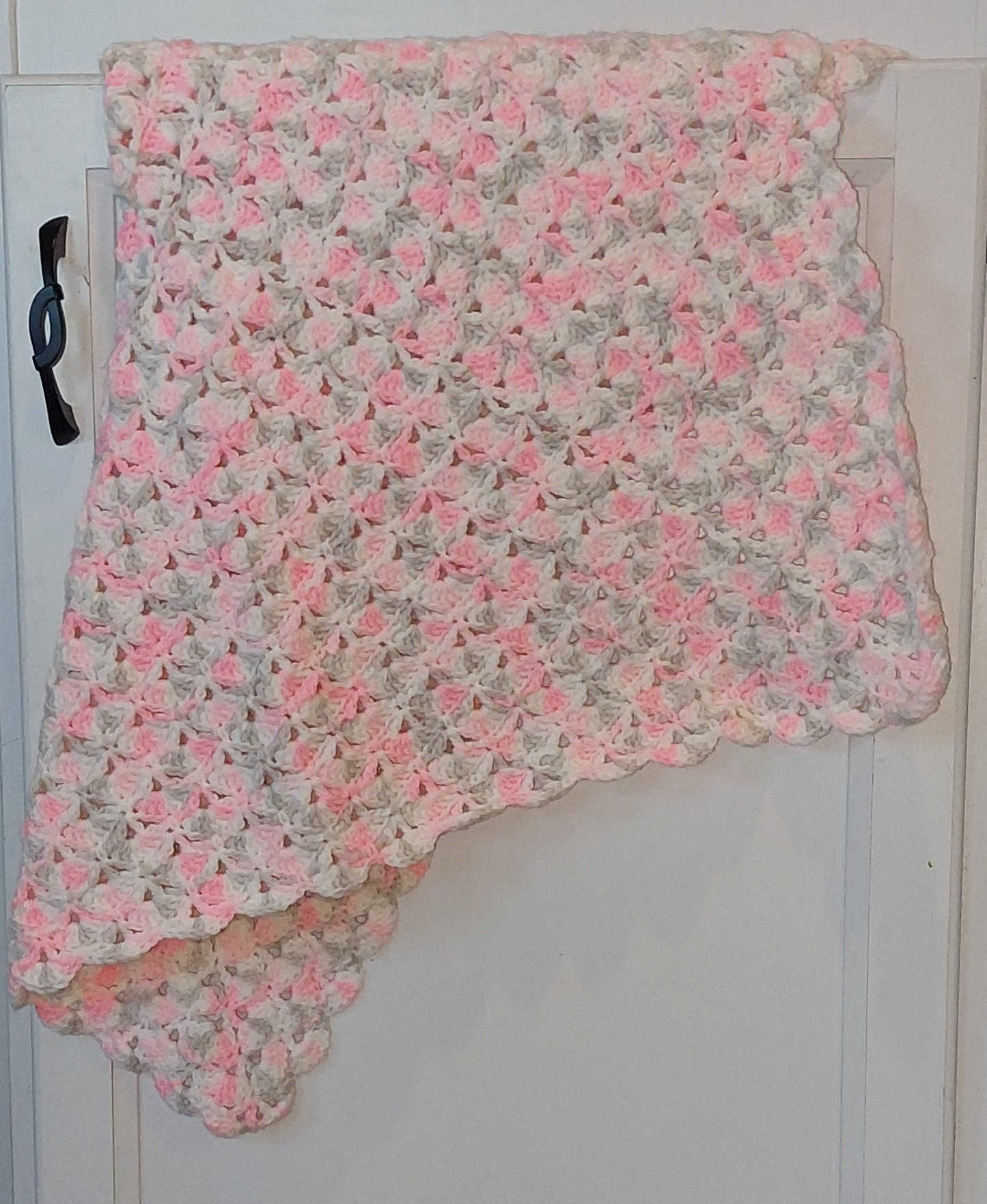 Shell Stitch Granny Square Baby Blanket Pink